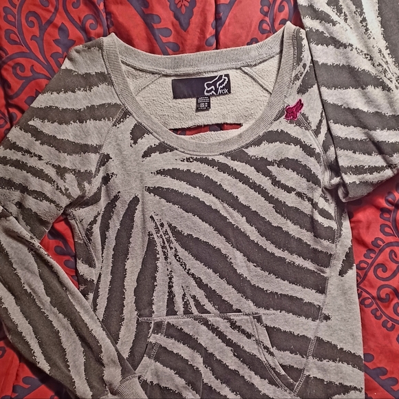 Like new Fox long sleeve sweater size medium - Picture 2 of 7